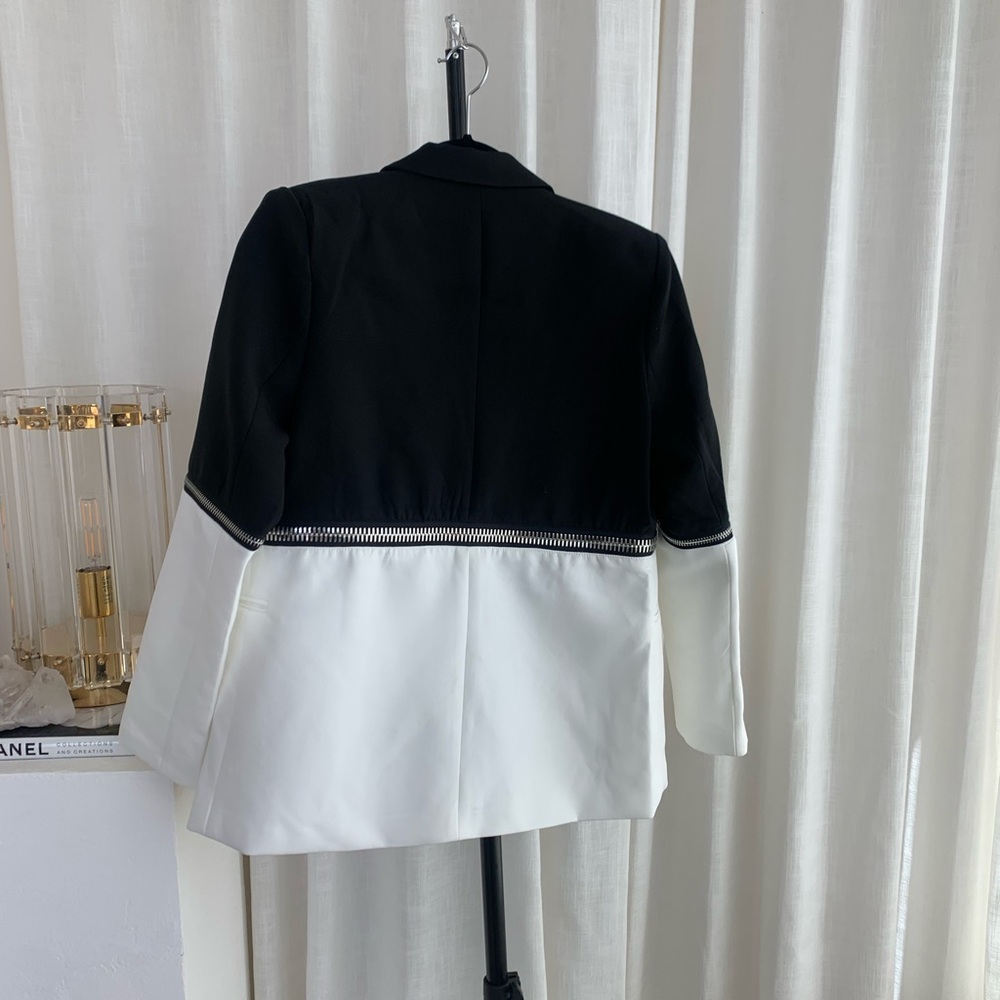 Black and White Blazer - Picture 3 of 4